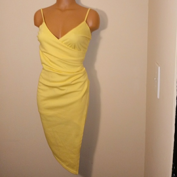 Sexy yellow dress - Picture 2 of 4